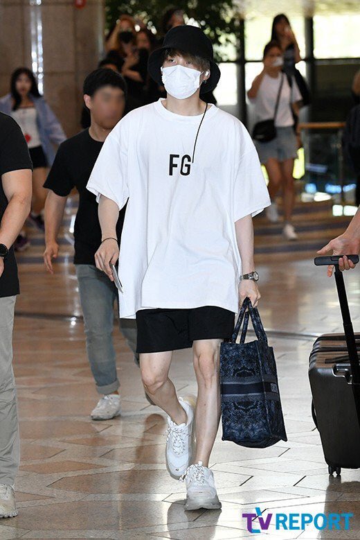 D- DAY🥢🎸 on X: yoongi and his forever gay shirt back again in action   / X