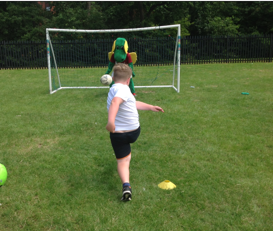 LumbertubsPri's tweet photo. The children had great fun on their last day of Fit For Life week yesterday taking part in a penalty shoot out with Lucan and Clarence the Dragon, Northampton Town Football Club 's much loved mascot🐲 https://t.co/KoBHm19cWO