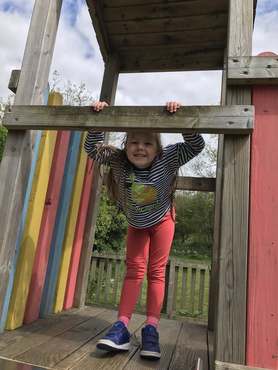 CharleyRevz's tweet photo. @CGIRecMatthews please see photos of Chloe having ‘Fun in the Fresh air’ as requested. https://t.co/1Hr8QFT94Q