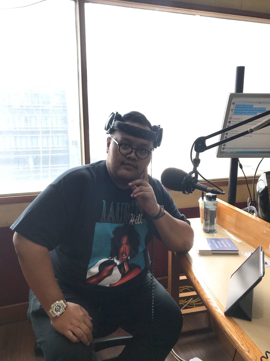 kitabisacom's tweet photo. @pergijauh @hardrockfm @yurayunita @ardhitoprmn @MARCHELLAFP @novitaangie @pandji Sekarang bang @pergijauh siaran Radiothlon bareng @rezachandika nih

Yuk, langsung donasi buat bangun 100 sekolah! Nanti, Bang Gofar sama Kak Reza bakal bikin video ATM Reborn! Duh gak sabar liat aksi kocaknya 🤣

KLIK: https://t.co/3m2PKflQDh

#GMHRRadiothlon #RaihMimpi https://t.co/S9AMjhjbKS