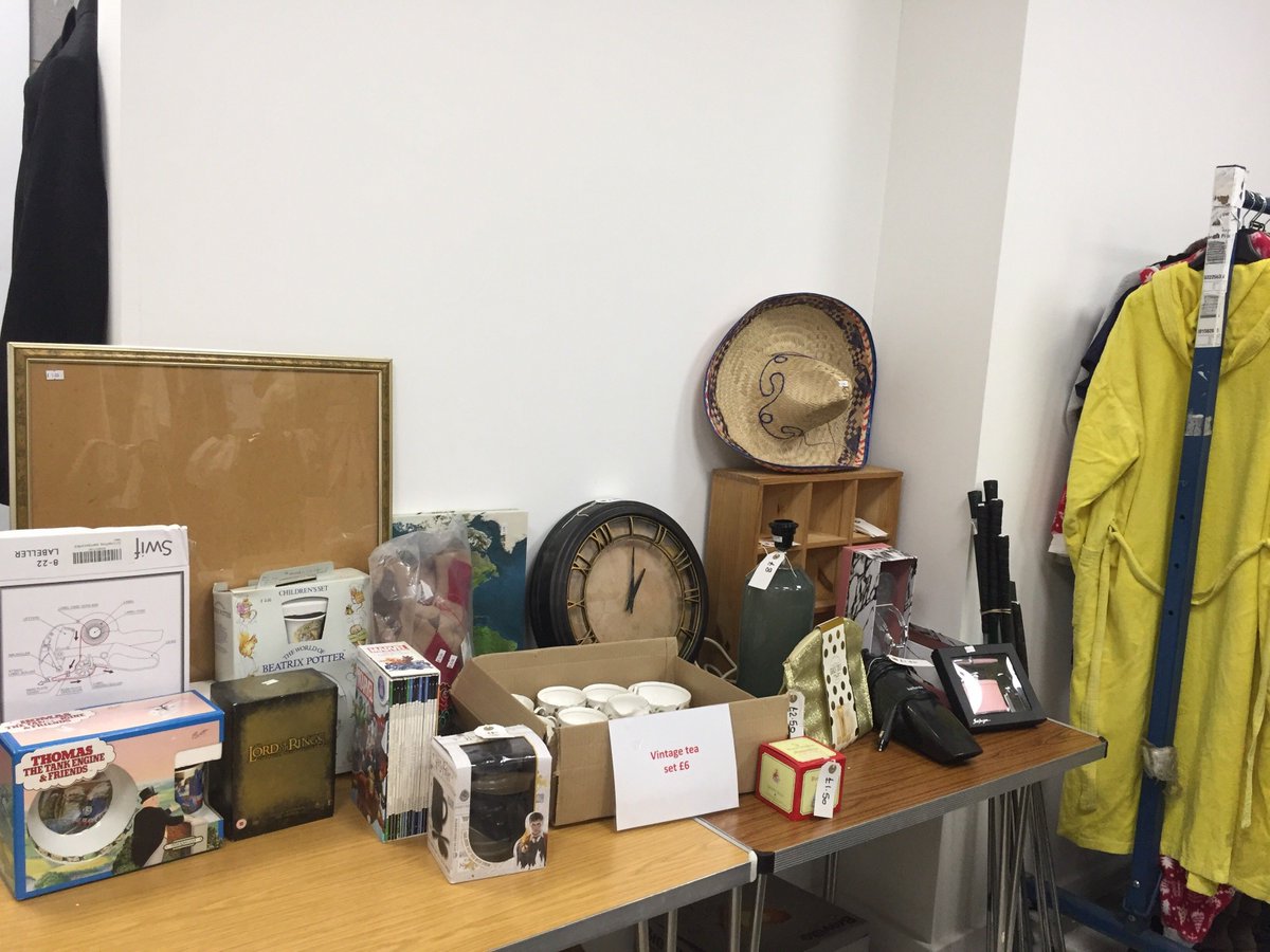 HgateHomeless's tweet image. Our pop up store is officially open! 🎉🎊

Come and join us over the next few days at the Victoria Shopping Centre! We would love to see you all! 

9am - 5pm - Thursday - Saturday!