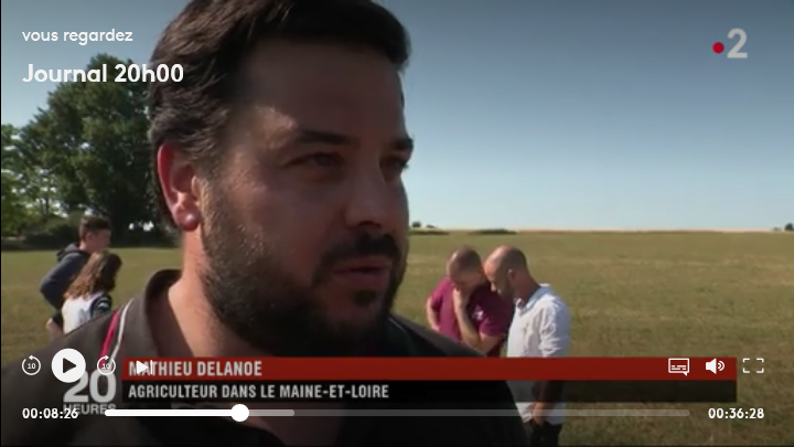 JApaysdelaloire's tweet photo. L'ensemble des JA des Pays de la Loire se sont mobilisés contre l'accord entre l'UE et le MERCOSUR. 👏 Avec en prime un passage au JT de 20h de France pour le SG 49 @DelanoeMat ! @JAVendee @JASarthe @JEUNESAGRI53 @JeunesAgri49 @jeunesagri44 https://t.co/3ky5jemvMX