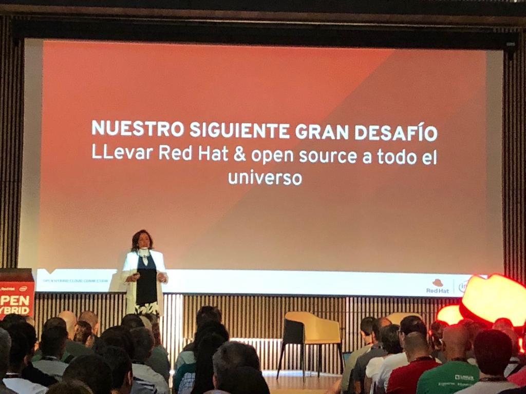 RedHatIberia's tweet photo. #RedHat avanza hacia los grandes desafíos de un futuro #Híbrido y #Open. La cultura #Open nos permite visualizar el futuro y crearlo ahora. #containerconnection https://t.co/GxBvlbv48l
