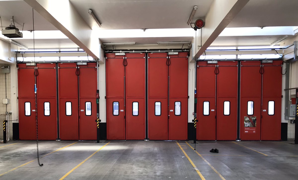 The #WhiteWatch at both #Tottenham &amp; #Hornsey are finishing off their first night shift with a fire in a communal area of a block of flats. We will give you more details as &amp; when we can. 🚒👍🏻