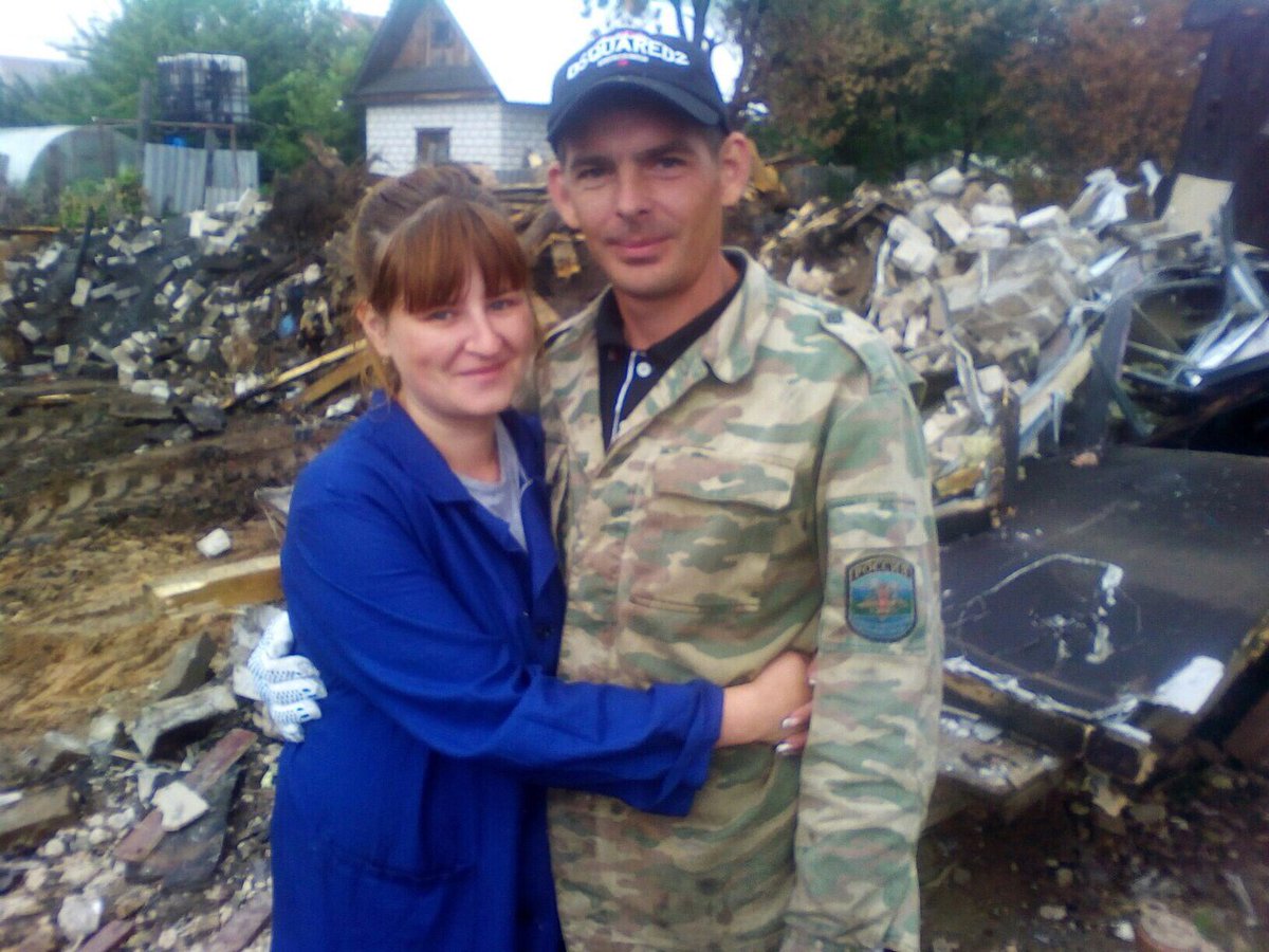 fivepublic's tweet image. Субботники бывают не только в помощь городу, но и в помощь всего лишь одной семье, попавшей в беду: vk.com/wall-31980961_…