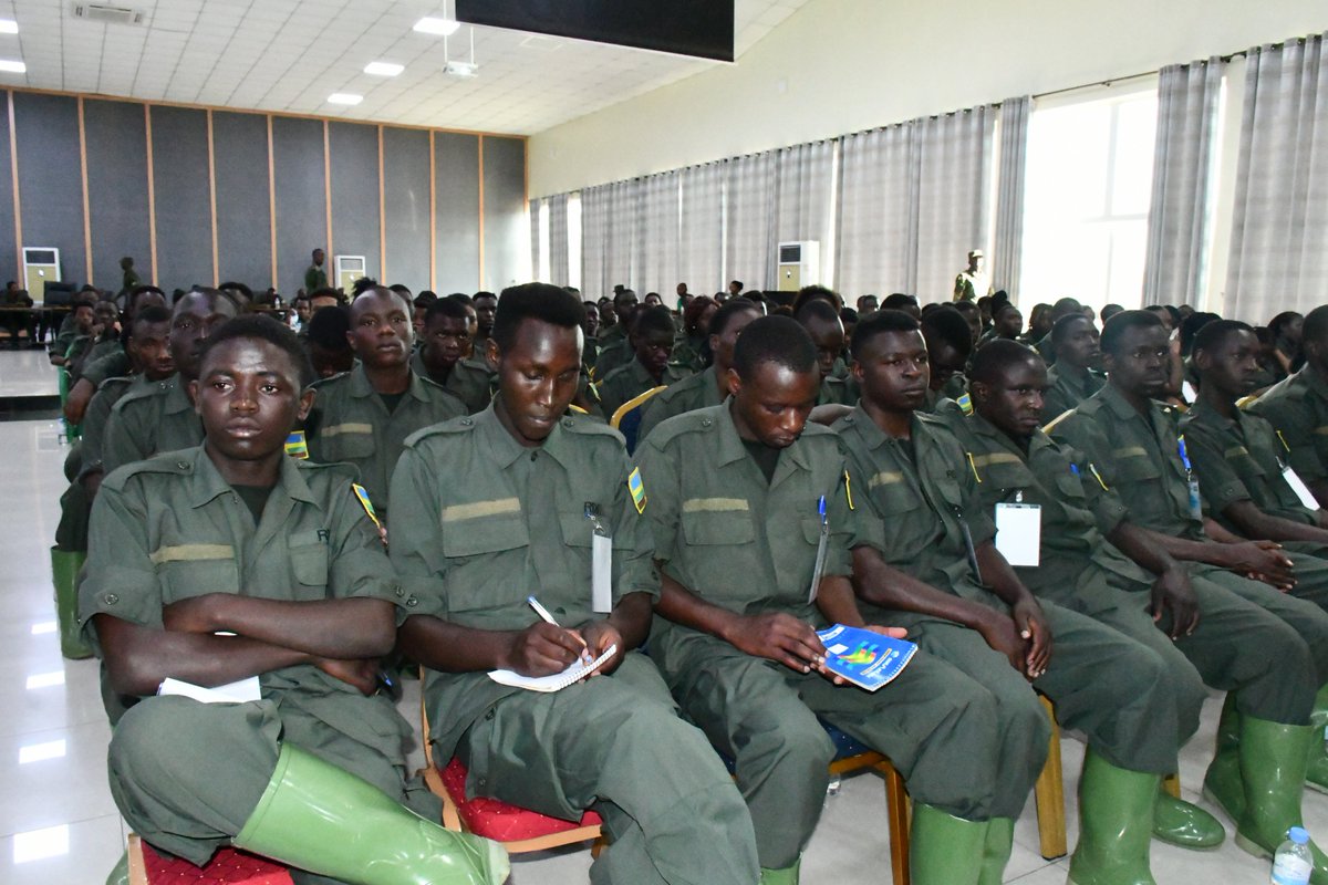 NICrwanda's tweet photo. Muri iki gitondo muri #CTCGabiro, @DMigambi Visi Perezida wa @NICrwanda yaganirije #Indangamirwa12, ku nsanganyamatsiko igira iti: "Iyo inyungu z'u #Rwanda zibangamiwe n'iz'amahanga Indangamirwa ikora iki? " @Bamporikie https://t.co/bmSDBcJseU