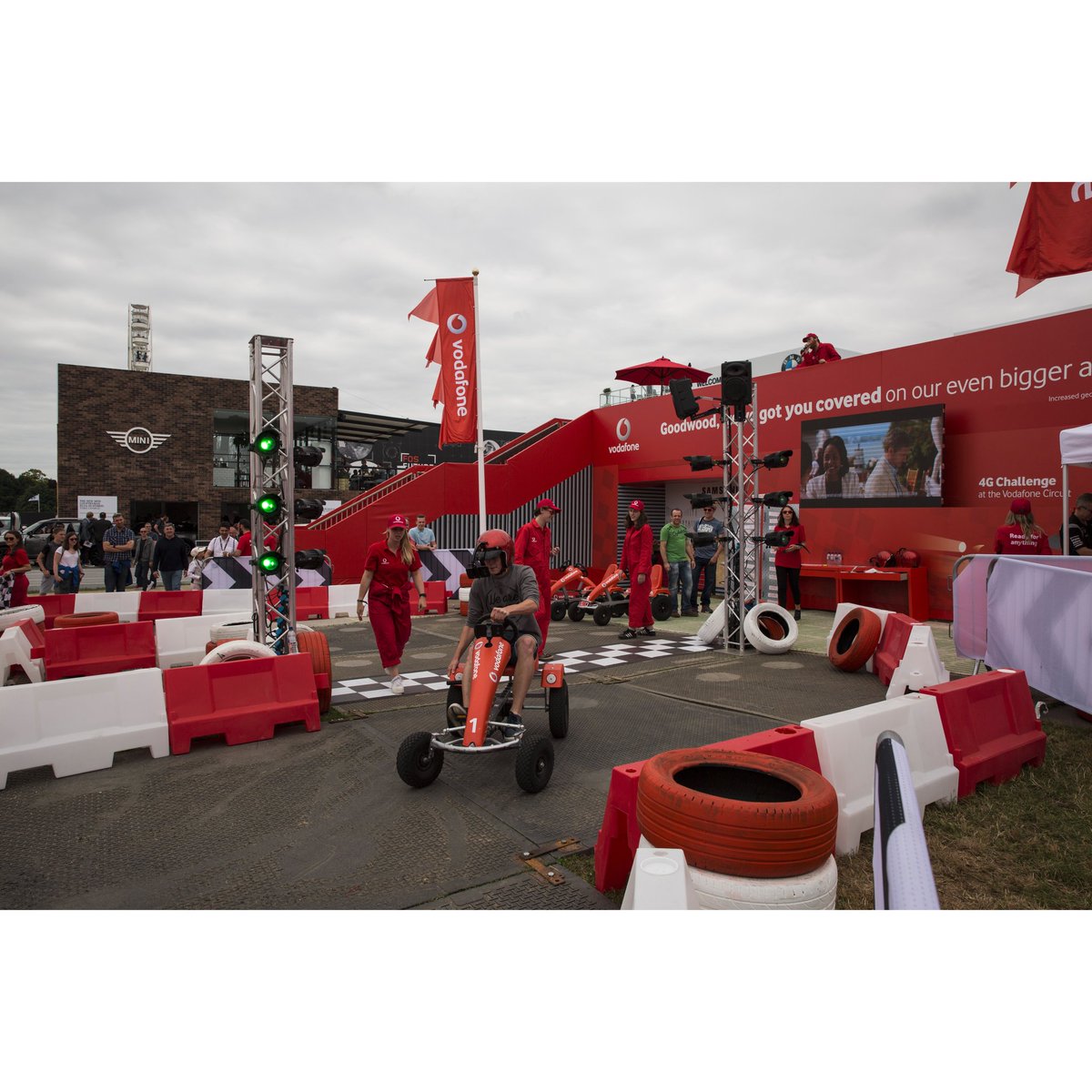 From staging and staircases, to bespoke structures, branding and complete experiential experiences. If you want people to immerse themselves in your brand and absorb everything that you stand for, we can help deliver the whole experience package. #mediastructures #goodwood #FOS