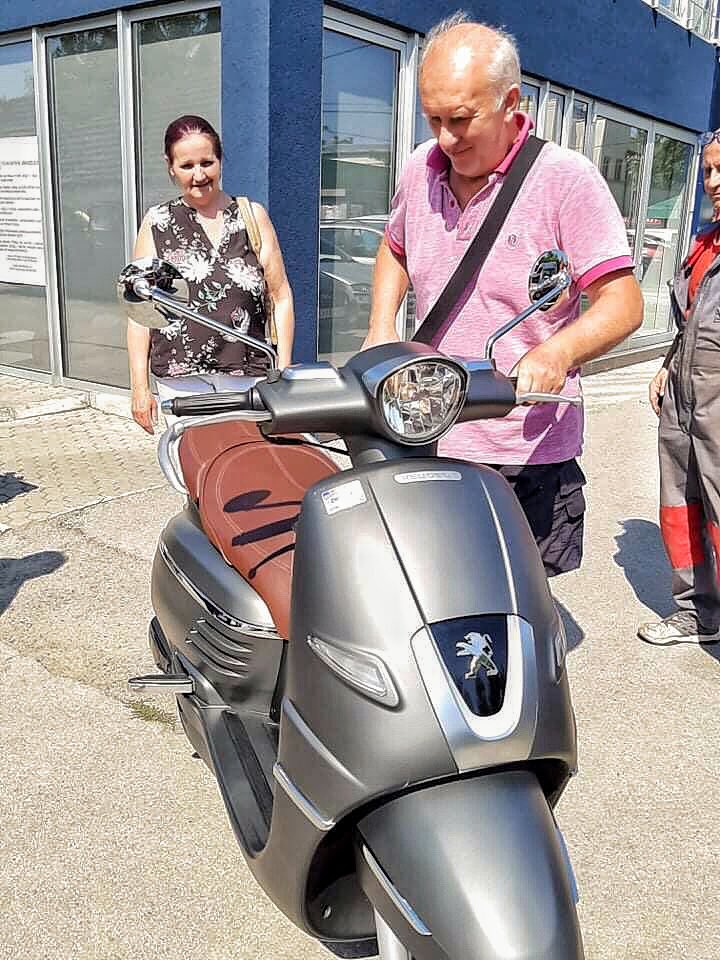 Tocak_Auto's tweet image. Primopredaja našeg miljenika Djanga 50! 😊
Čestitamo porodici Jevremov! 😊🍾
#mydjango #peugeot