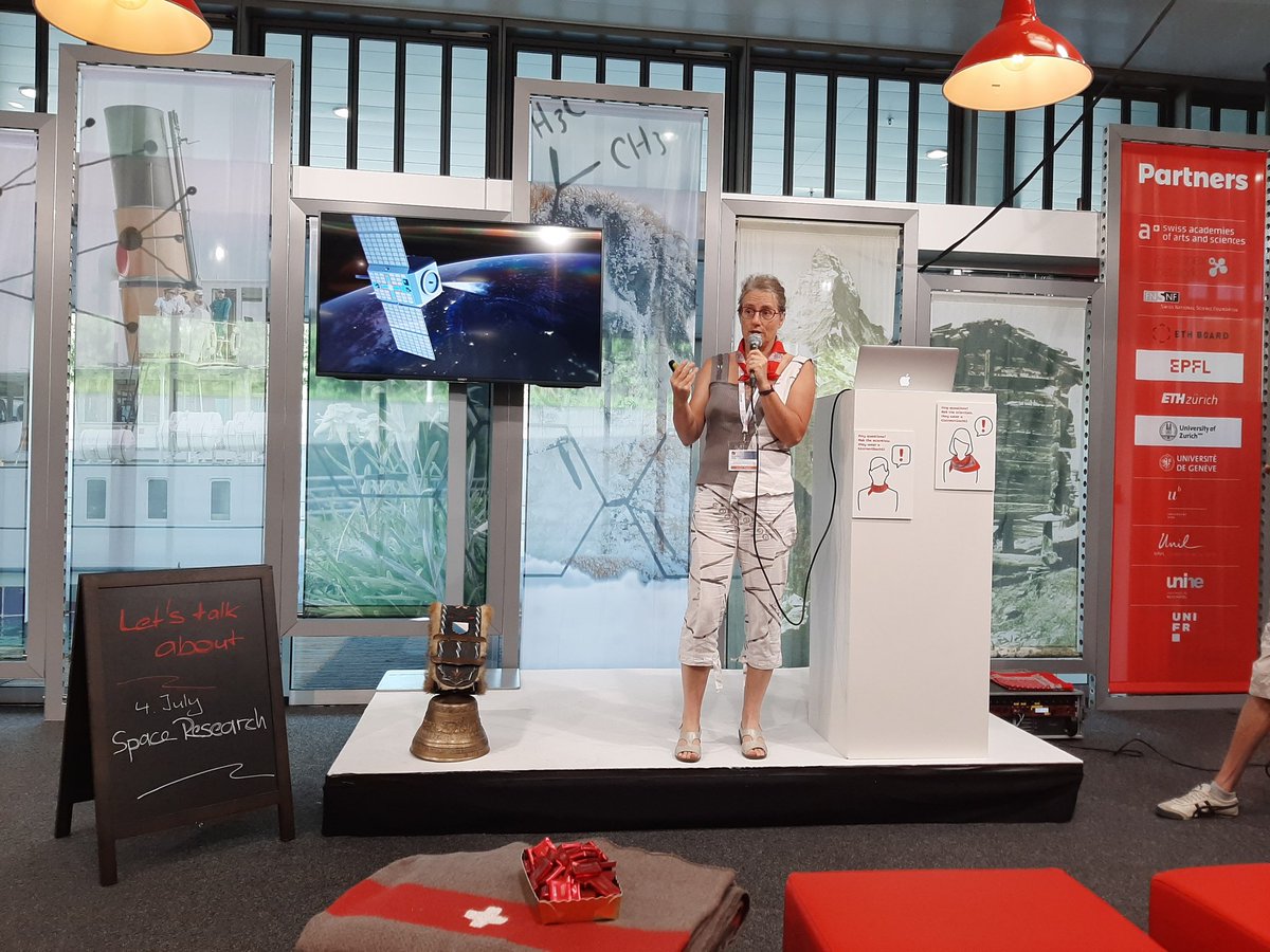 academies_ch's tweet photo. Actually there is 23'000 debris in the space and the long term perspective shows an exponential increase of satellites launching. Muriel Richard from @EPFL is telling us: there is a real danger for collisions! Space cleaning is inevitable.@clearspace #SwissScienceLounge #WCSJ2019 https://t.co/MPEybUnFIz