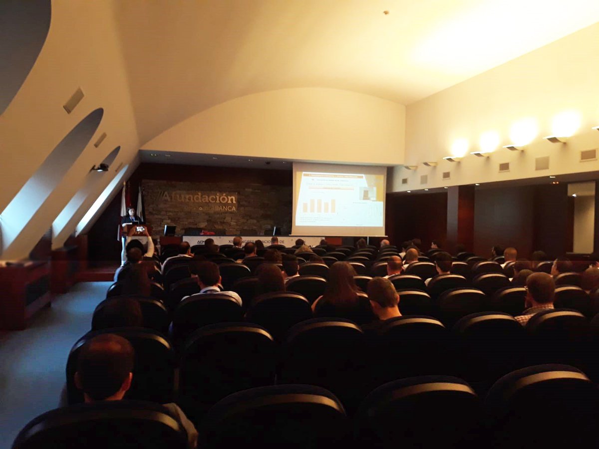 aimenct's tweet image. 🔴#MATCOMP19 

Ayer comenzaba nuestra compañera Sara Dasilva con su presentación &quot;#Fabricación y #monitorización de uniones #multimaterial (metal-composite) mediante resinas nanoreforzadas&quot;.