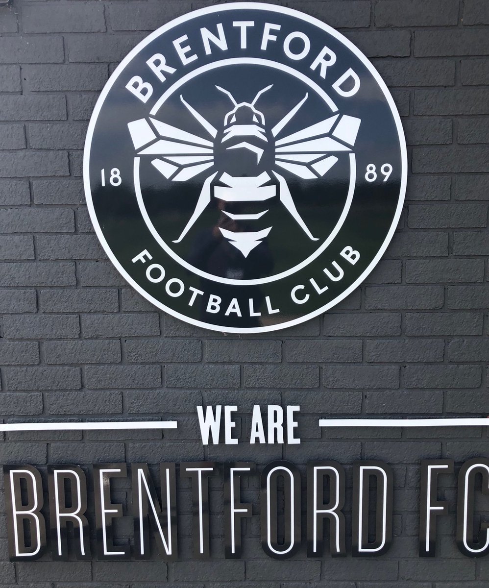 ajstone24's tweet photo. Great to catch up with ⁦@Stoppers8PA⁩ ⁦@ZazooFootball⁩ yesterday to discuss #CoachPaint &amp; #TracAb ahead of their final season at Griffin Park. https://t.co/YsdTgUAgWG
