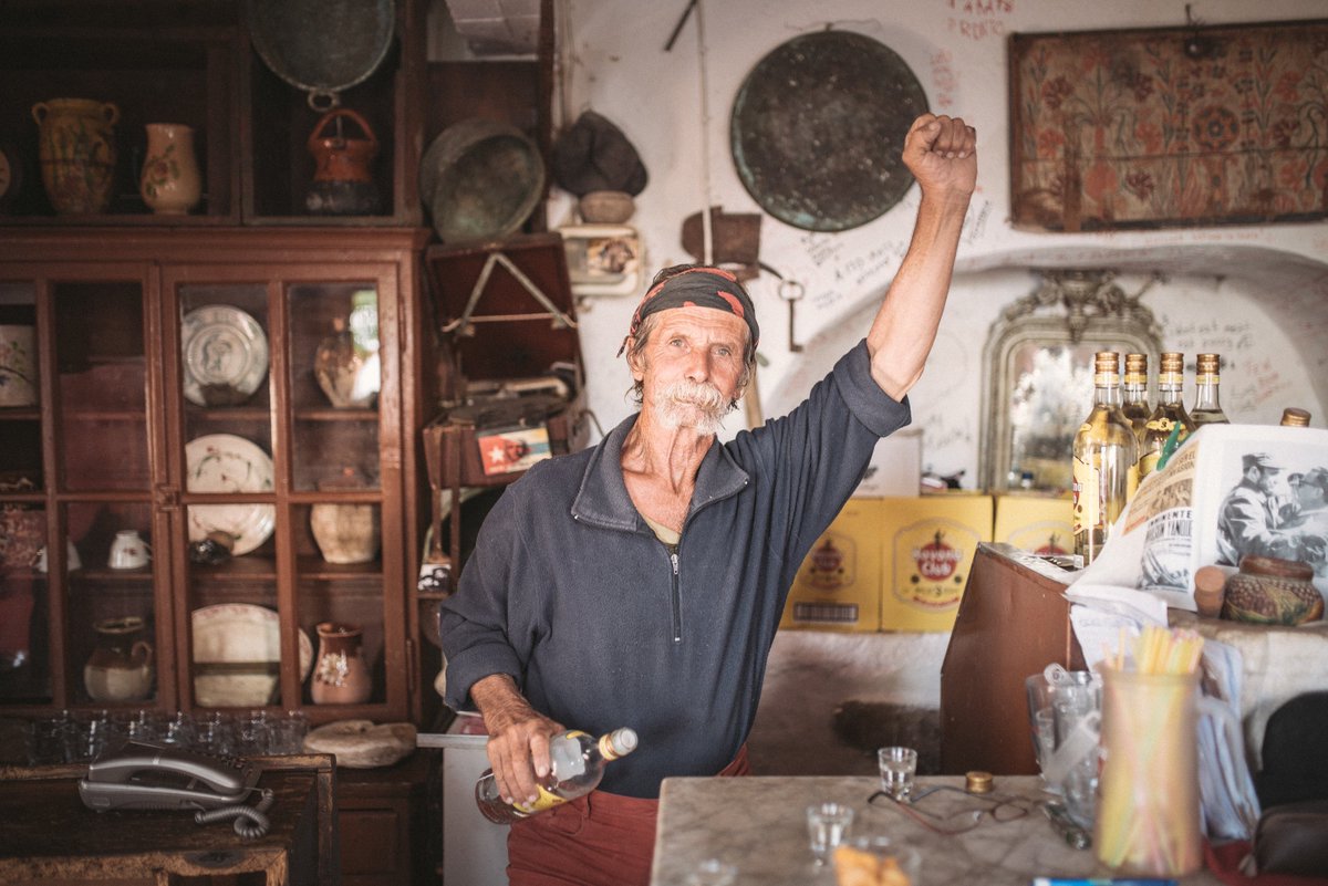 milesandlove's tweet photo. Ces personnages ont souvent eu plusieurs vies. Hauts en couleurs, ils ont toujours rendu nos voyages plus beaux, plus étonnants ! De Malcom au Honduras à Dave dans le Colorado ou encore Costa en Grèce, on ouvre notre galerie de portraits sur le blog !
https://t.co/NjF7ZddWob https://t.co/MaX7istoIH