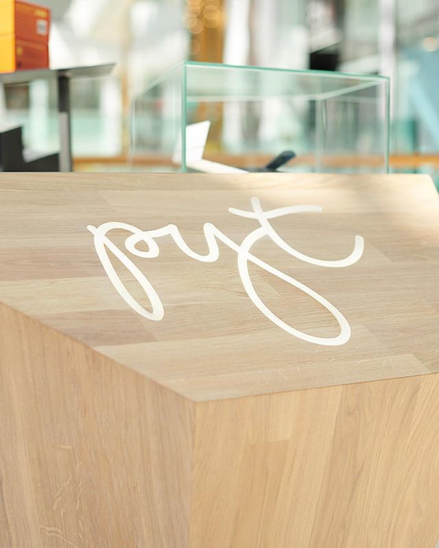 Our mid-mall design for Brooklyn based PYT challenged us to create a multifunctional beauty space that reflects their band personality.
-
<a href="/westfieldlondon/">Westfield London</a> #westfieldlondon #pyt #london #o2 #design #city #work #window #visualmerchandising #photooftheday #… ift.tt/30b37IN