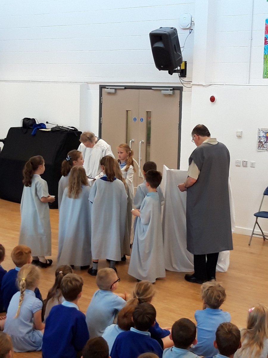 DolauSchool's tweet photo. A huge thank you to 'Open the Book' for all the amazing stories you have told us from the Bible. We have enjoyed them all! Class 6 did a fine performance this morning 👍😁 https://t.co/HEvYHtVmsD