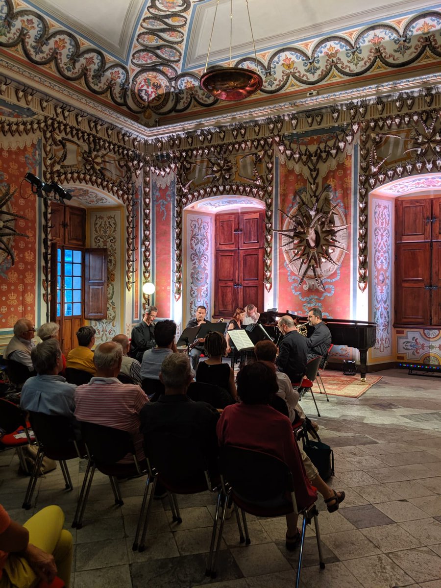 CultureVdA's tweet photo. Ieri sera splendida atmosfera al #CastelloReale di Sarre per #ChâteauxenMusique con brani di Mozart e Beethoven.
Incanto e suggestione.
@LaurentVierin @RDomaine @vvallet67 https://t.co/P1N4GUbf4z