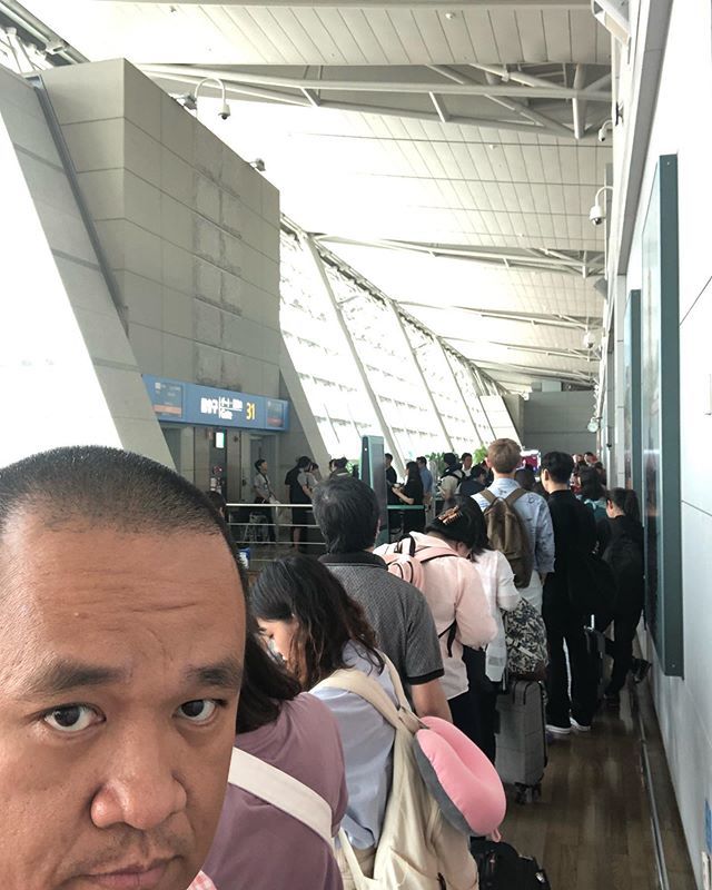 partybartenders's tweet photo. Boarding now to head home. Been a great trip. Can’t wait to sleep. In my sweet bed. Can’t wait to come@back in three months 😀 https://t.co/YzY2G3L95A