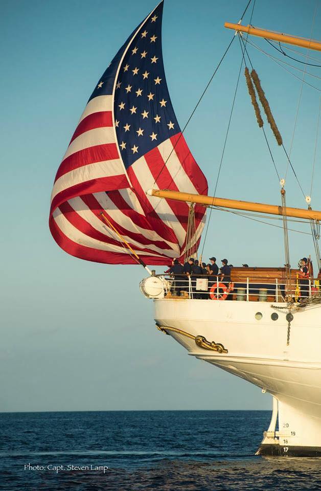 PhilipKAllan's tweet photo. Happy 4th of July from across the pond 

#IndependenceDay #Maritime #USA https://t.co/uSIYityotU
