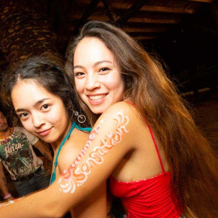 SummerSensation's tweet photo. Good vibes ONLY // 🤩💫
-------------

#girls #beach #party #friends #summersensation #amazing #fun #happy #smile #summer #travel #follow #weekend #summer #sensation #sun #vacation #photography #lifestyle #beachlife #sand #travel_captures #japan #partyofthesummer #memories https://t.co/Y2jyzltvID