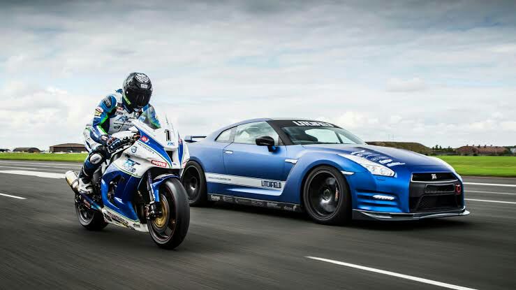 авто мотоциклист. спортивные машины и мотоциклы. гоночные машины и мотоциклы. Mercedes mv agusta. авто мотоциклист.