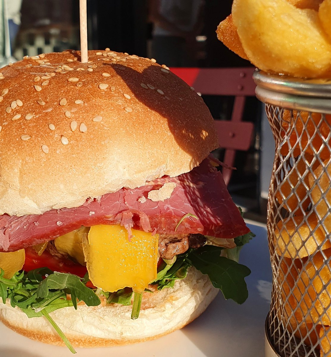ToughBurger's tweet photo. From NYC to Boulbi... Le Pastrami 😍 https://t.co/HodLBWi0s7