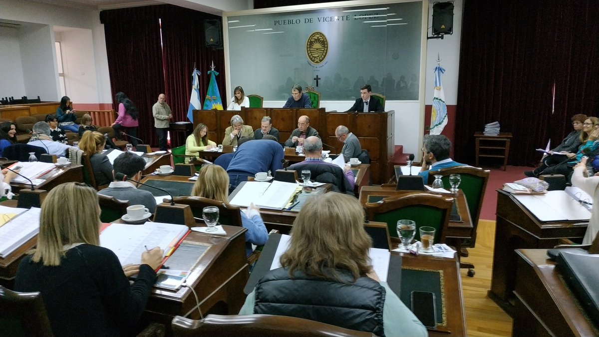 En este momento nuestros concejales se reúnen en  la 7° #SesionOrdinaria para seguir trabajando por los vecinos de #VicenteLopez.