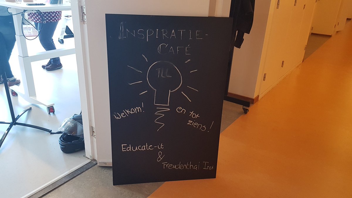 CAT_UUcentre's tweet image. Inspiratiecafé in het Teaching &amp;amp; Learning Lab over active learning spaces. Stel het leerdoel centraal en pas de onderwijsruimte daar op aan. #AcademicTeaching #VJOW