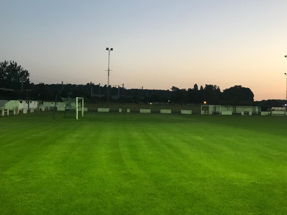 😍 | Our Pitch is looking 👌 ahead of the 2019/20 <a href="/HellenicLeague/">Hellenic League</a> campaign thanks to <a href="/davewjunior/">Dave Wyeth</a> &amp; <a href="/CDFacilities/">C&D Facilities</a>. 

#ReadingCityFC will return to the hallowed turf at @Therivermoor on Wednesday 10th July against <a href="/AcademyATFC/">Aldershot Town FC Academy</a> U23s, Kick Off is 19:30. ⚽. #CityPreSeason