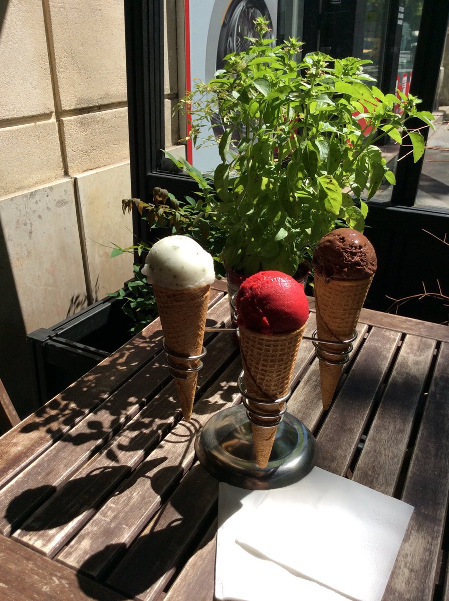 CrockBio's tweet photo. Bonjour, les nouvelles #glaces et #sorbets sont arrivés! Et nos #cornets sont #sansgluten ! Voici les parfums: #citronbasilic #framboise #mangue #pamplemousse #fraise #café #chocolat Dégustez-les sur notre #belle #terrasseparisienne  #afterwork   #crêpe , #glacebio #artisanale https://t.co/7AFYZsbXvw