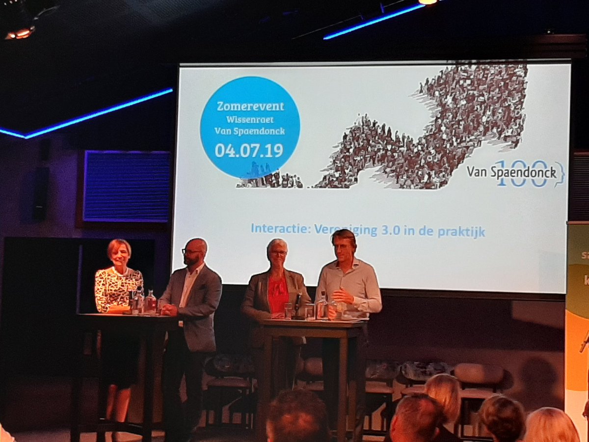 <a href="/KroeseEl/">Ellen Kroese</a> @vnoncwbz, Arjan den Dool <a href="/horecaned/">Horeca Nederland</a>, Annie van de Riet en <a href="/EdwinLokkerbol/">Edwin Lokkerbol</a> <a href="/Waterbouwers/">Vereniging van Waterbouwers</a> met elkaar in gesprek over Vereniging 3.0 in de praktijk. #zomerevent <a href="/Van_Spaendonck/">Van Spaendonck</a>