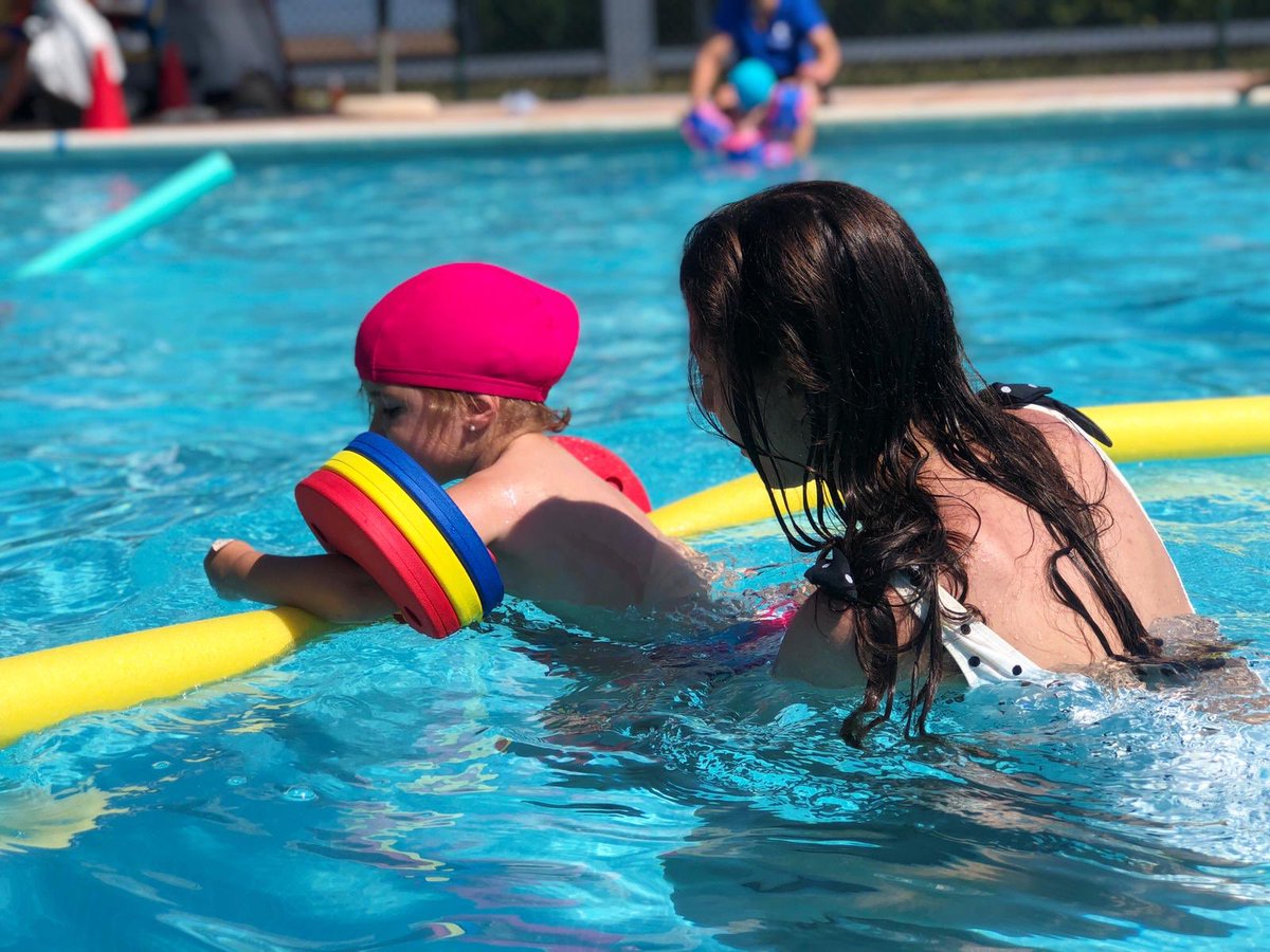 lesalzines's tweet photo. Tots a l’aigua a la #piscina #summercamp #lesalzines 💦ens familiaritzem amb l’aigua, a través del moviment aprenem a tots nivells! #psicomotricitat #sensorial #seguretat #social 👏🏻 https://t.co/VhynO68EA5