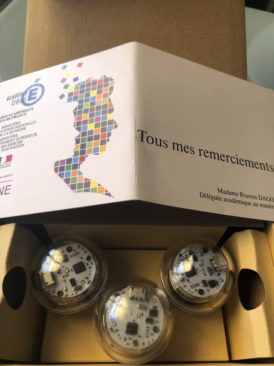 CStracka's tweet photo. Je remettrai demain à l’école Victor Hugo d’@aubervilliers93 en remerciement pour leur participation à l’opération #10001codeurs cette boîte contenant 3 @Ozobot. Merci à la @DANECreteil et à l’année prochaine. https://t.co/opszpuFLmt