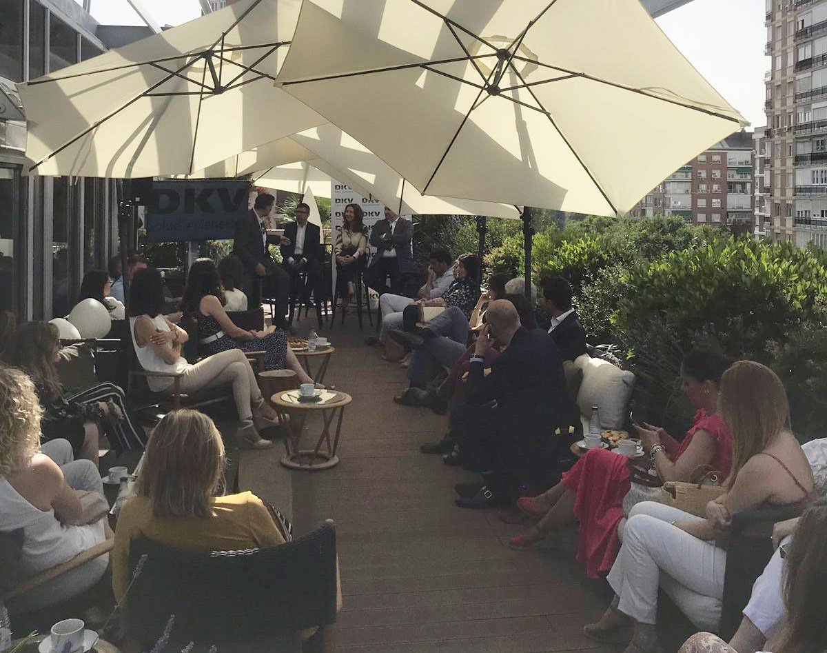 Persona_Meta's tweet photo. Bienestar laboral igual a bienestar psicológico (resumen desayuno) https://t.co/m5n8JpFk3k a @DKVSeguros  #Bienestarlaboral #equilibrioprofesional https://t.co/gml1K5aWIX
