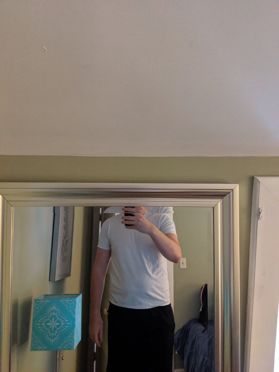 bengibbs__'s tweet photo. #tallpeopleproblems https://t.co/EWsNeTUUJZ