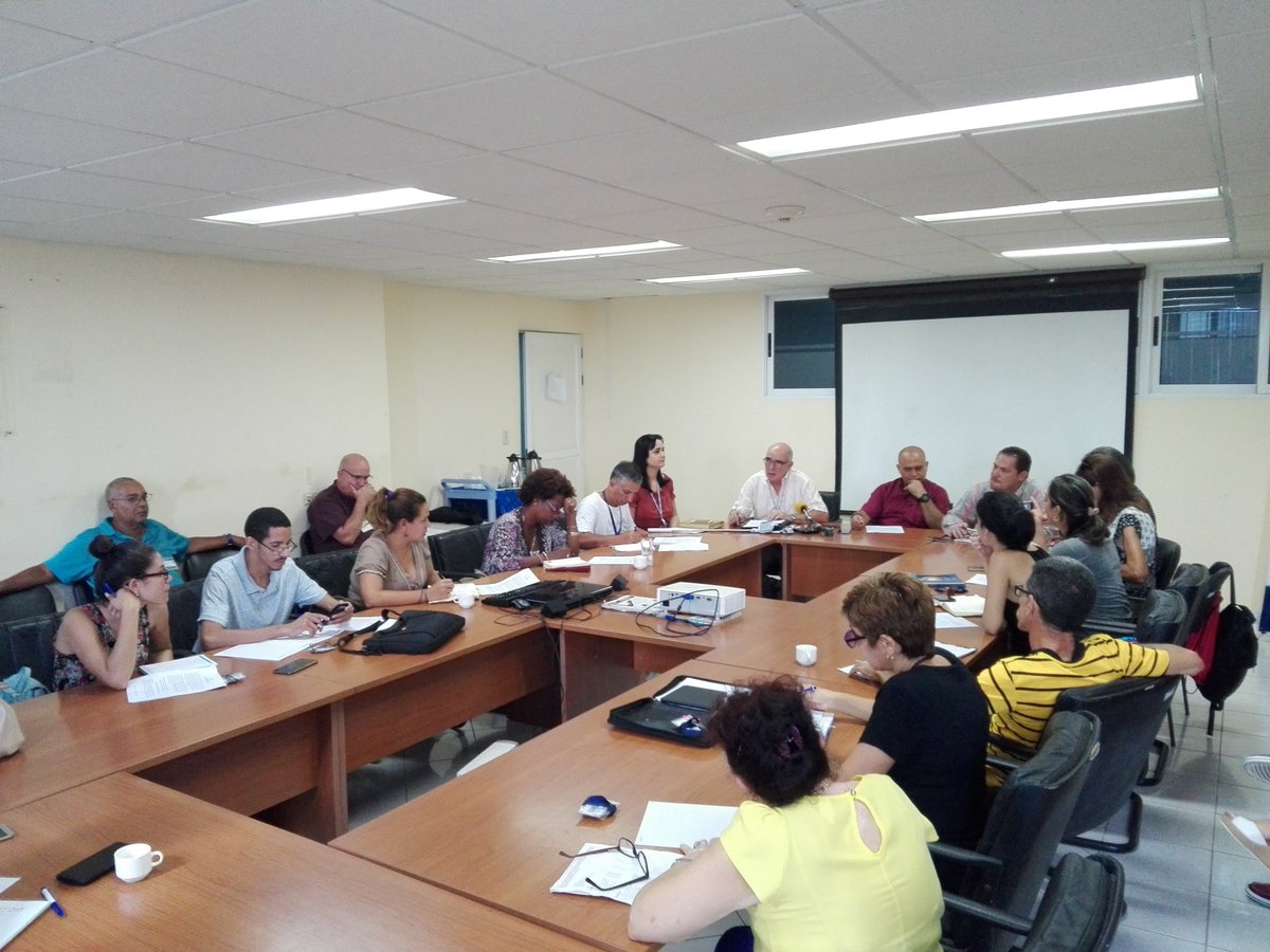 MINCOMCuba's tweet photo. #CubaInformatiza destacaron directivos de @MINCOMCuba en conferencia de prensa algunas ideas sobre la importancia de las nuevas Normativas de Informatización de la Sociedad https://t.co/6OlmEHpQsg Gaceta Oficial Ordinaria No.45 https://t.co/1sXLBBALwr … #CubaAvanza https://t.co/G6uOUN8imZ