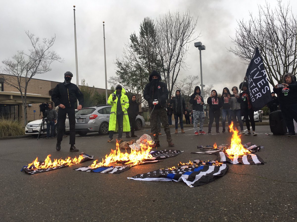 FreeJeremyNet's tweet photo. “Happy Flag Burning Day! As always, burn one for your boy!” - Jeremy Hammond #FreeJeremy #JeremyIn140 #July4th #4thOfJuly #IndependenceDay #FreeThemAll https://t.co/2Arz3VtnKP