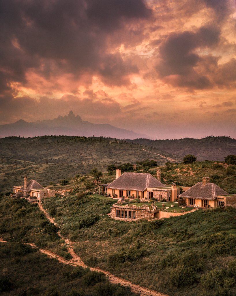 Backdropproduc1's tweet photo. Editing Lengishou House content is paintfull...constant reminder of how gorgeous the property is. We might just give up....👋🏽👋🏽 @battered_lens https://t.co/tEndpegV1Y