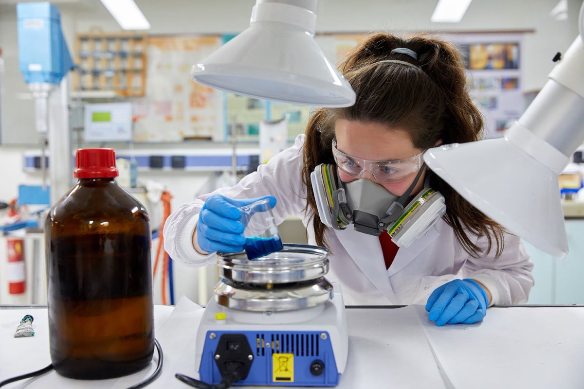 AnaOlaizola's tweet image. #MATCOMP19, TECNALIA, apasionados por el comportamiento de los materiales en cada momento en cada situación para su comportamiento óptimo y su aplicabilidad en diferentes sectores, principalmente aero y auto. Seguimos investigando.