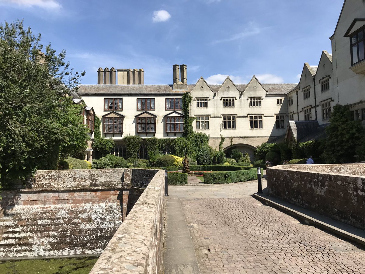 chris_S42's tweet photo. There are worse places for a #sofht conference to be held. Nice weather for it...@sofhtb78 https://t.co/w3kWOWduEj
