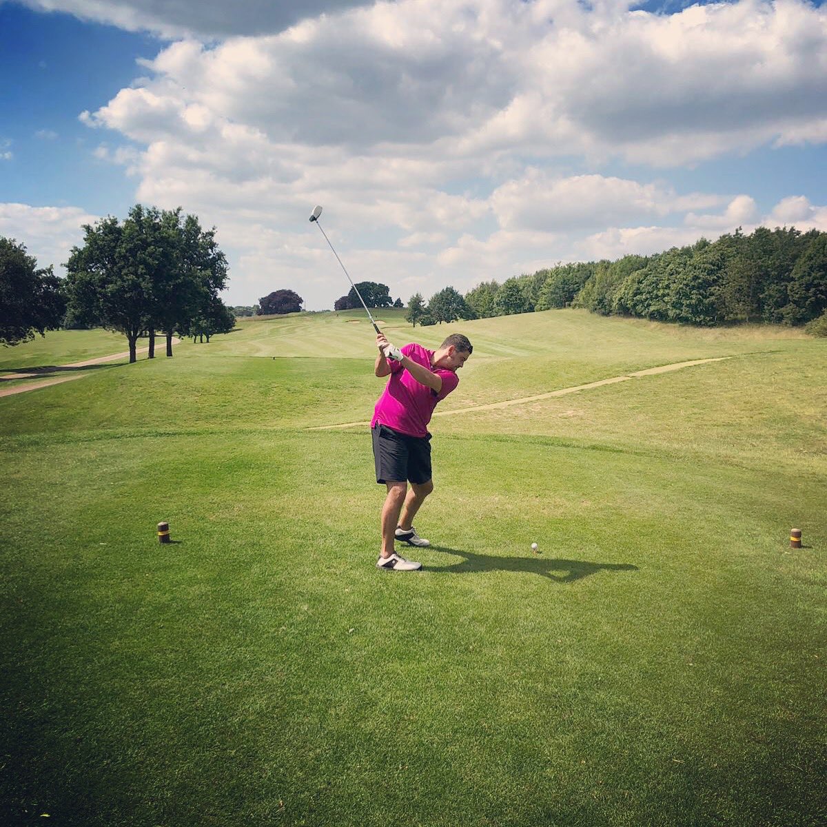 SutcliffeKieran's tweet photo. What a glorious afternoon yesterday playing some golf at the lovely @RuffordParkGolf stunning course and perfect day for it! Here I am About to tea off! Great game. #golf #teaoff #ruffordpark #golfclub #driver #sunny #underarmour #golfshoes #sport #hotday #loveit #adidas #par4 ⛳️ https://t.co/usDgeIKFHq