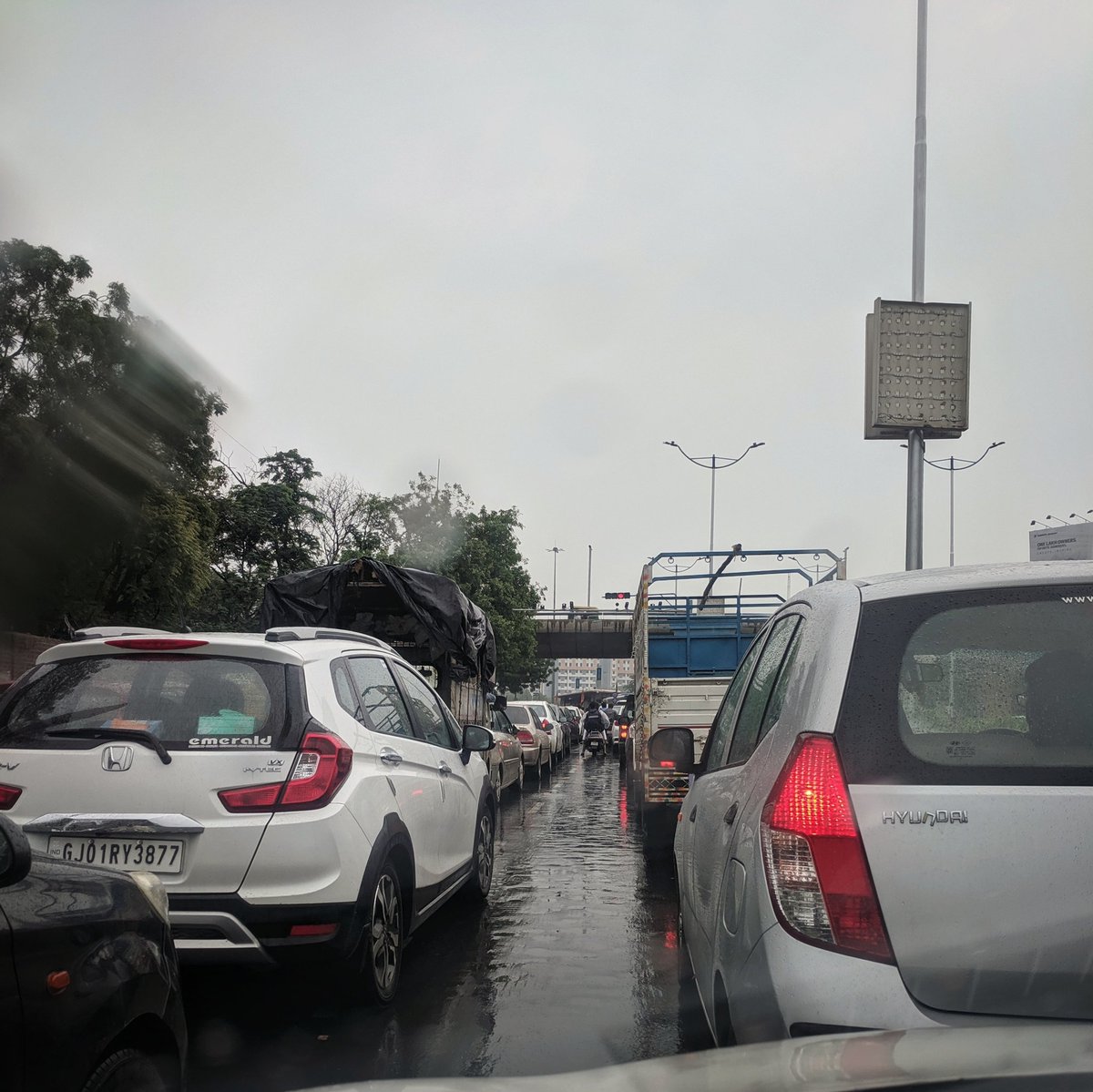 Amit Panchal Lane Driving Is Best Driving After Watching This At Iima Cross Road My Respect Increased For The People Of Ahmedabad Maruamdavad T Co B4zbizy2zw