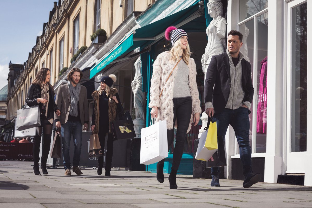 OurChelt's tweet image. Have your kids asked you to get their teacher a present? Buy them a #CheltenhamGiftCard and get next day delivery to your address bit.ly/cheltenhamsgift..  they can spend it in more than 100 businesses in Cheltenham. @visitchelt @cheltenham #OurChelt