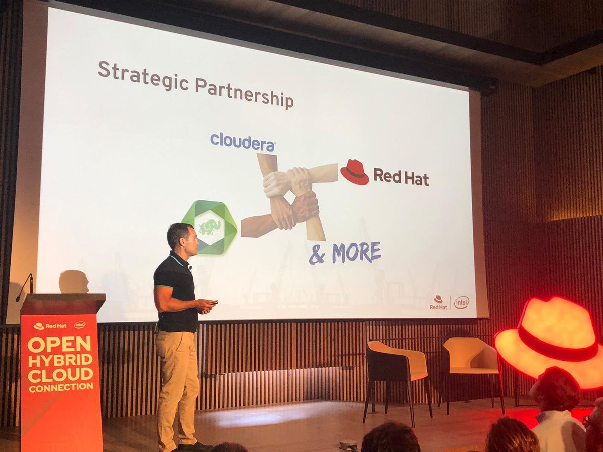 RedHatIberia's tweet image. Javier Sánchez Rubio y @pboixeda desvelan la mejor solución de infraestructura escalable y rentable para el #BigData de nueva generación, mediante la alianza estratégica con @Cloudera. #containerconnection