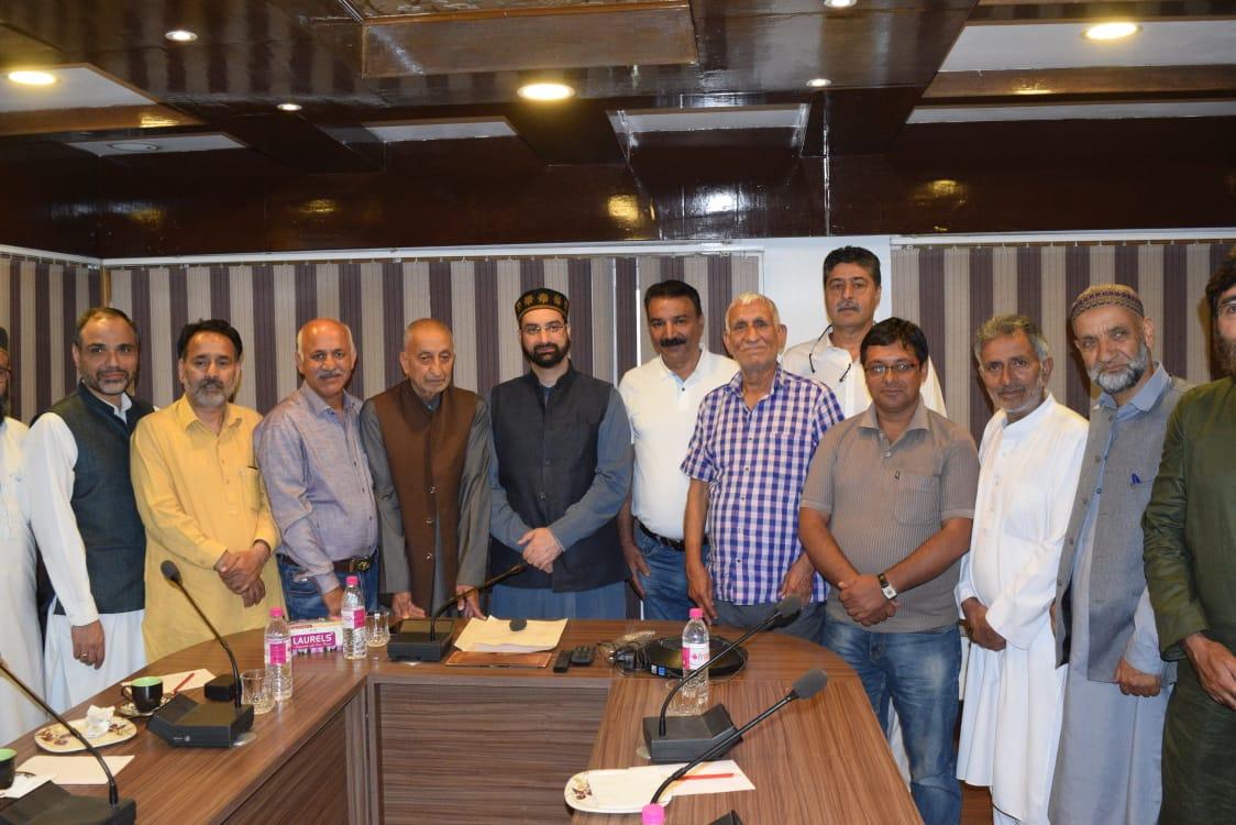 Hurriyat leadership met with Kashmiri pandit delegation at its headquarters in continuation of the efforts for KPs return and settlement amongst all as before. The meeting was very cordial, a committee will be formed to broaden the outreach to facilitate their early return.