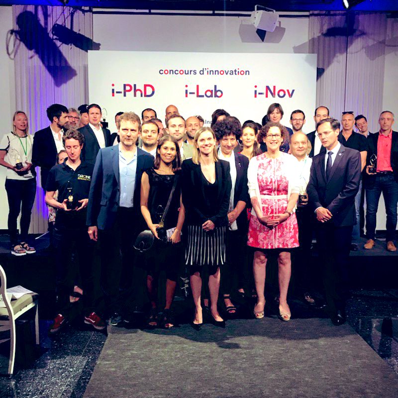 PictoAccess's tweet image. L'équipe @PictoAccess est très fière de se voir remettre le prix I-nnov @Bpifrance récompensant les meilleures entreprises Françaises en matière d'#innovation par Madame @VidalFrederique Ministre de la recherche, de l'enseignement supérieur et de l'innovation #inclusion #Handicap