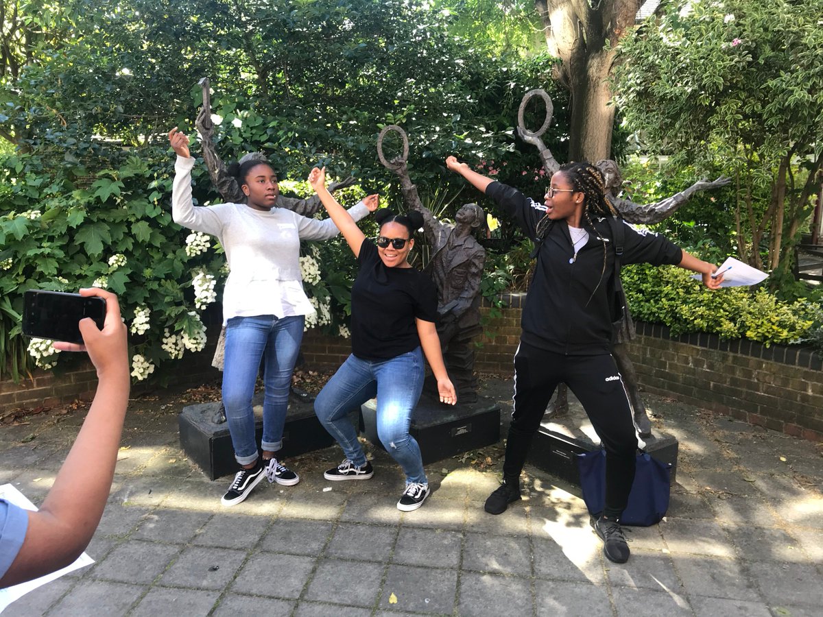 Year 12 induction Big Challenge scavenger hunt round London begins!
Let’s see who comes up with the most creative pictures........... #induction #year12