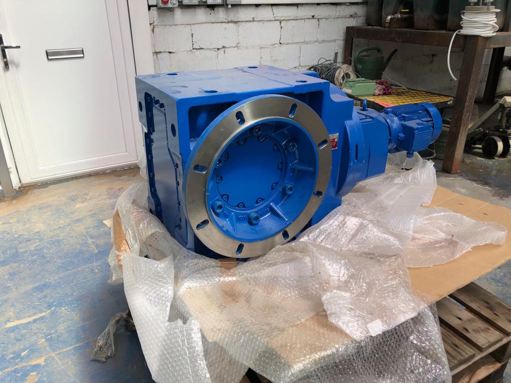 FoodmacL's tweet photo. New spiral freezer, cancelled order, ready to go, new, was £78000 to clear £40000  spec:
16 tiers, 600mm wide belt, 80mm product gap
We can also install if required.
We expect this to sell quickly 
Email: info@foodmac.eu 
#new  #readytogo  #foodmac #spiralfreezer #bargain https://t.co/gOyfsrfghP