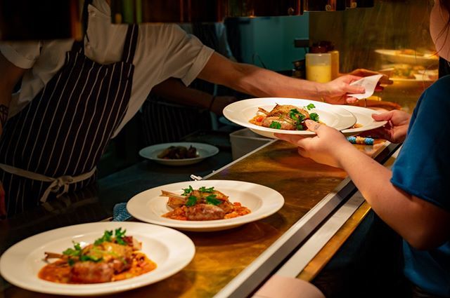 • Dishes flying off the pass

#wearehoipolloi #acehotel #aceldn #eastlondon #shoreditch #hoxton #hackney #bethnalgreen #londonrestaurant #londonrestaurants #londonbars #londonbar #london #foodie #brunch #remoteworking  #liverpoolstreet #london ift.tt/2JpNKp7