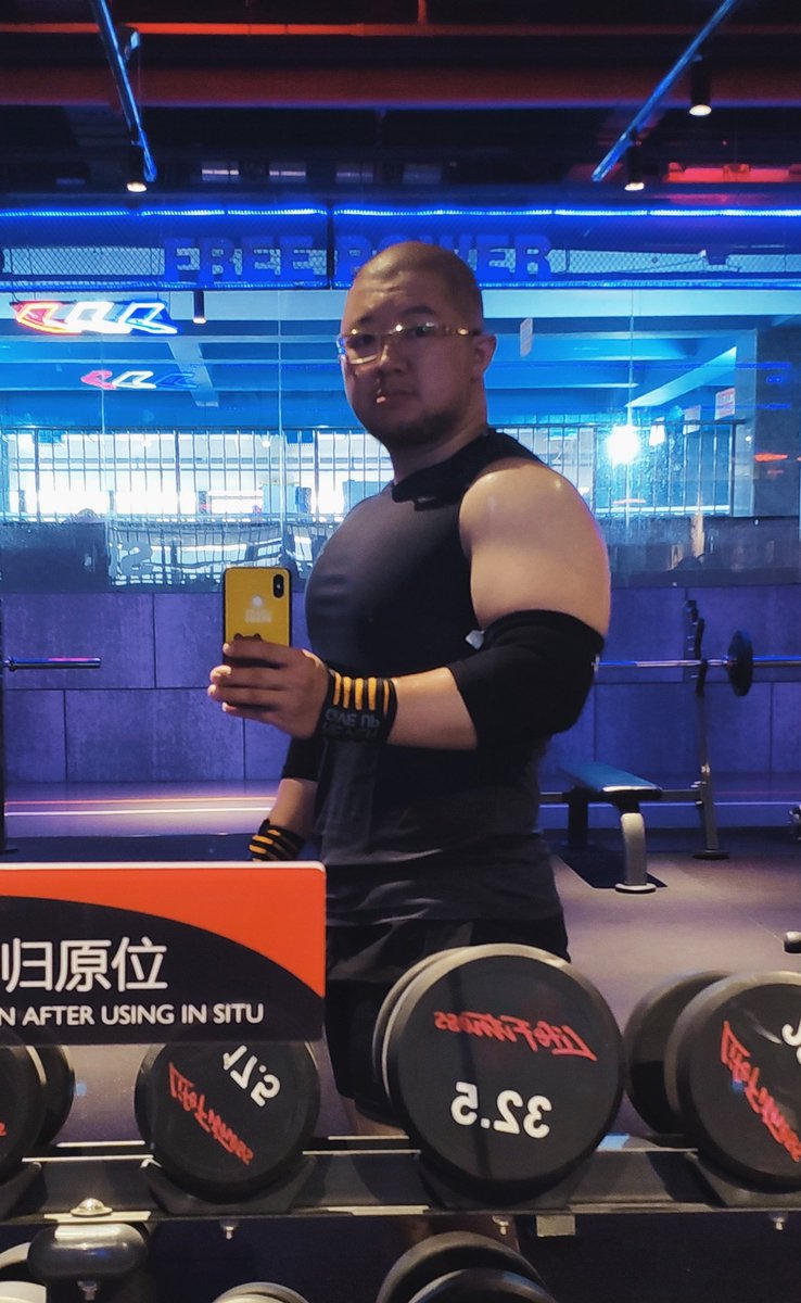 yunshan174's tweet photo. a hot day https://t.co/Uv3eybBWb1