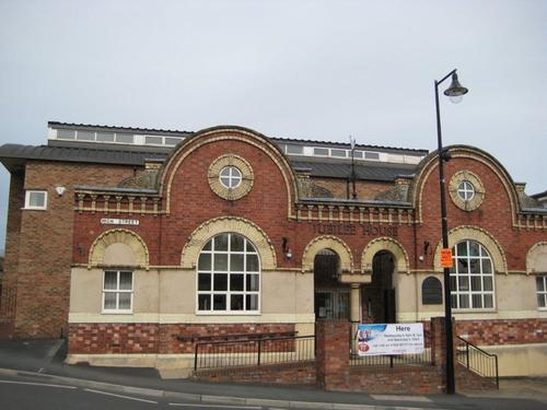 **Announcement**
It was only right that Jubilee House joined the #Refillrevolution 
As a council we unanimously voted to support the initiative to reduce plastic in our community. 

That makes 72 in the Borough with more to come! 

<a href="/Refill/">Refill Return</a> <a href="/MadeleyTC/">Madeley Town Council</a> <a href="/TelfordWrekin/">Telford & Wrekin Council</a>