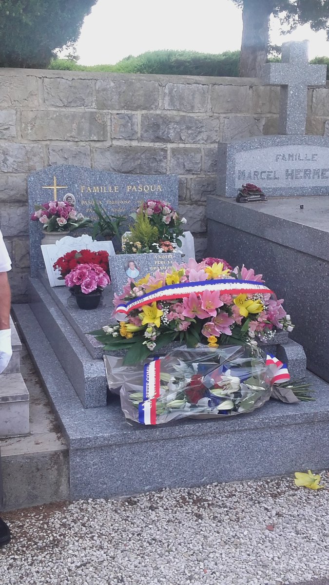 JEANRENELAGET's tweet photo. 4° cérémonie d'hommage à Charles #Pasqua à #Grasse 29/06/19. En présence  de la famille, du Maire de #Grasse,Vice-Président du Conseil  Départemental des #AlpesMaritimes et Président de la #CAPG Jérôme #Viaud &amp; des cadres du #RPF. #Pasqua2019 #Gaullisme #Grasse06 #Sud #France 3/3 https://t.co/MJNrhkygac